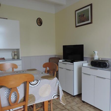 Gite De L'Aubree 17 Puy-du-Lac Kültér fotó