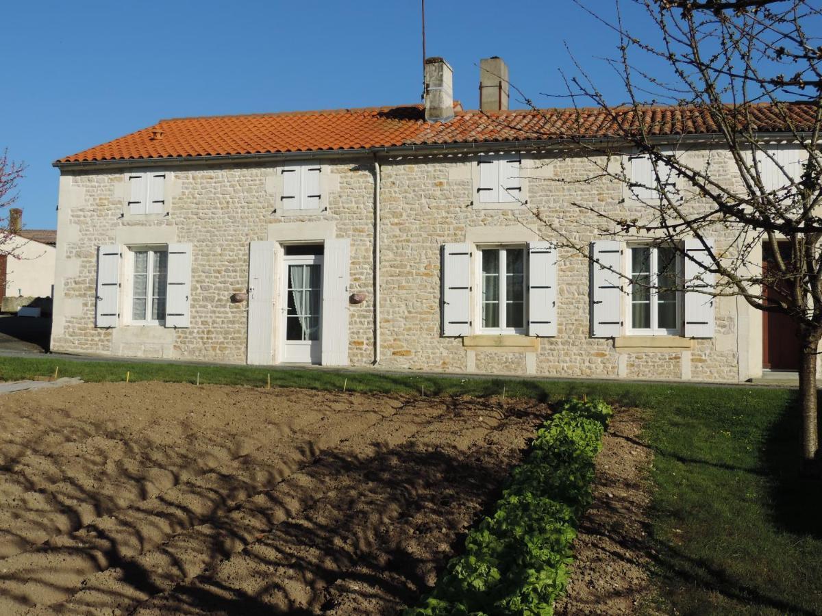 Gite De L'Aubree 17 Puy-du-Lac Kültér fotó